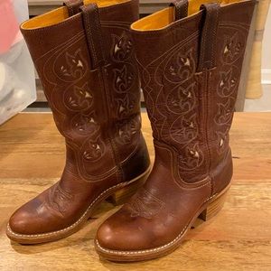 Womens frye boots western style with heel